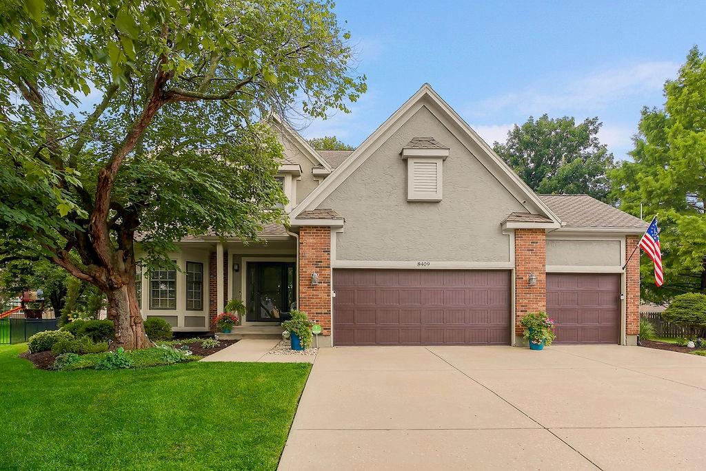 8409 W 154th St, Overland Park, KS 66223