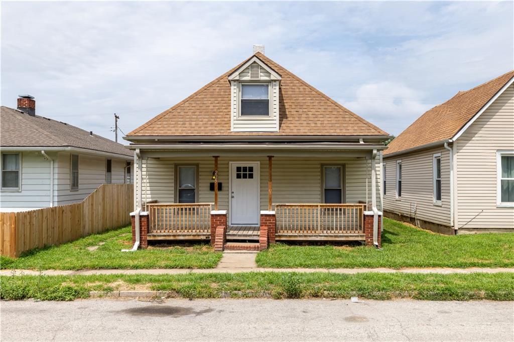 225 W Valley St, St Joseph, MO 64504