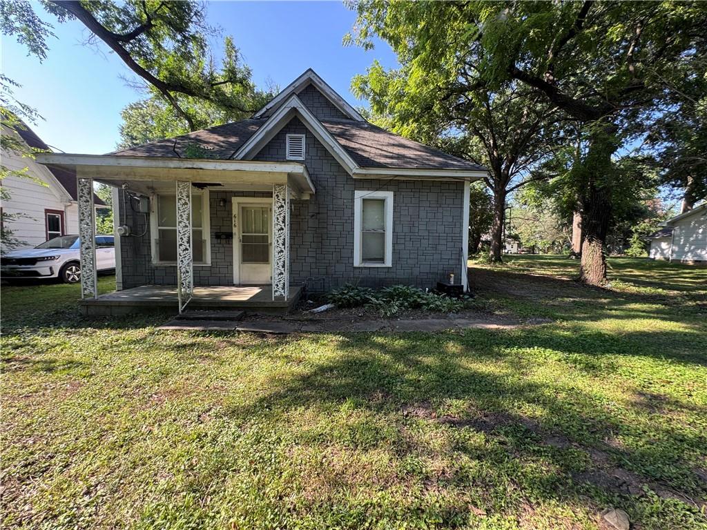 616 E 25th St, Pittsburg, KS 66762