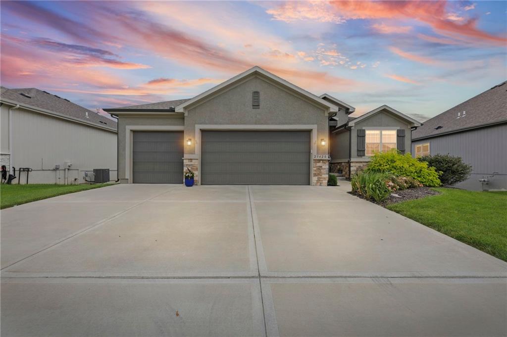 25420 W 146th St, Olathe, KS 66061