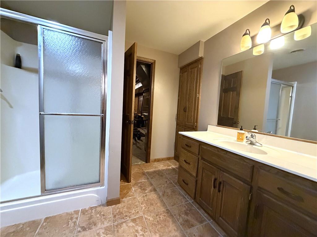 2106 Oaklawn Dr, Chillicothe, MO 64601