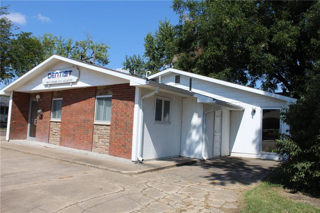 423 N Washington Ave, Iola, KS 66749