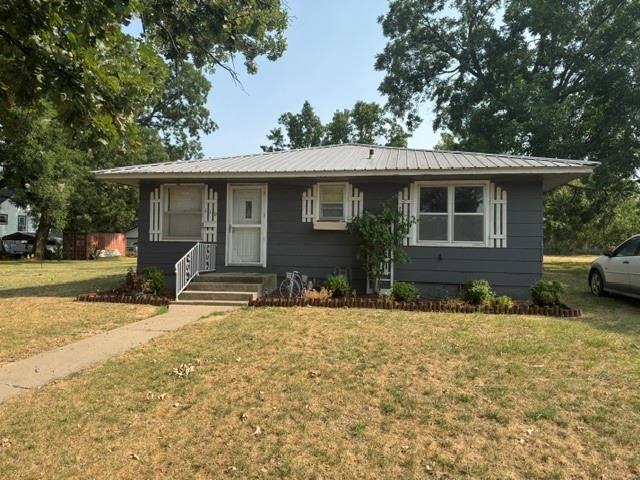 110 E Church St, Caney, KS 67333