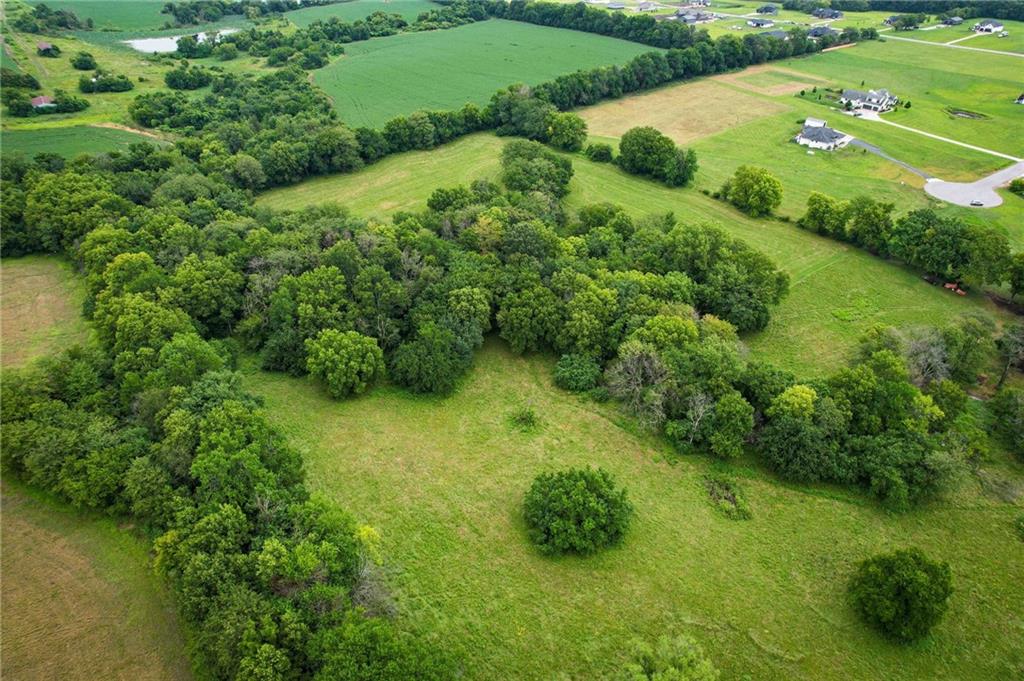 31000 E Pollard Pl, Lone Jack, MO 64086