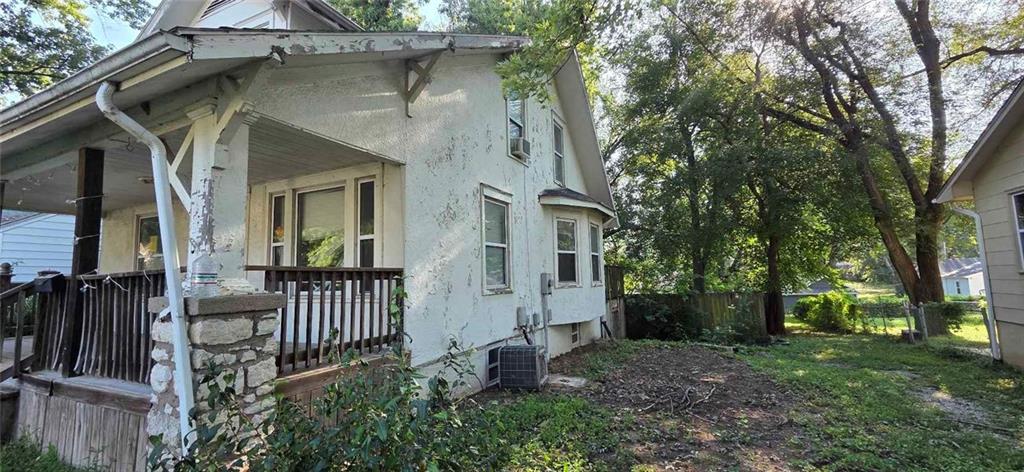 121 N Ash Ave, Independence, MO 64053