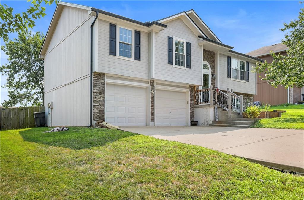 1508 NW Nicholas Dr, Grain Valley, MO 64029