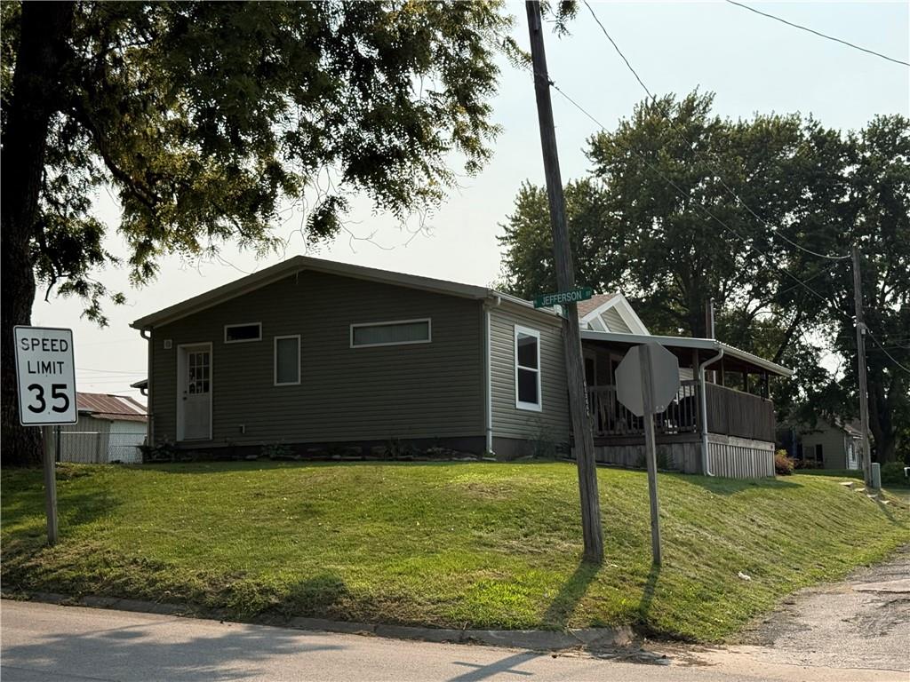 207 N Jefferson St, Oregon, MO 64473