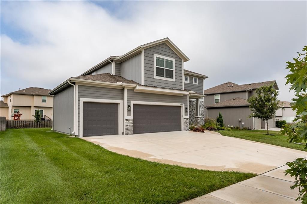 28601 W 162nd St, Gardner, KS 66030