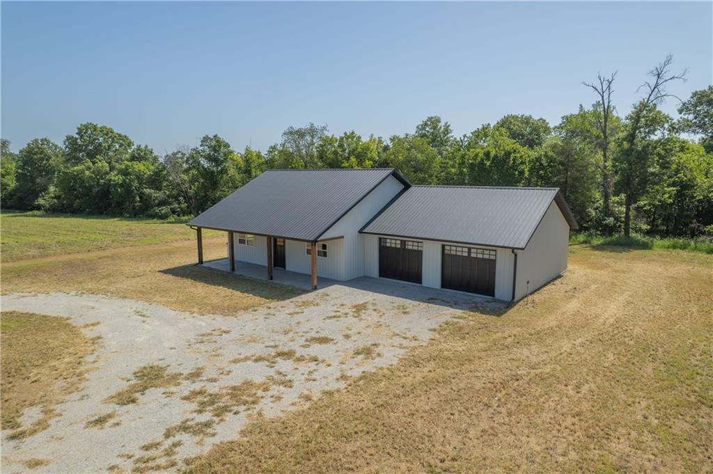 17707 S 2200 Rd, Nevada, MO 64772