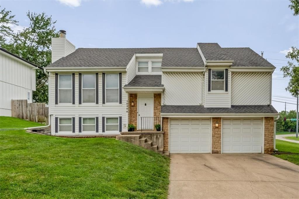 10300 Haskins St, Lenexa, KS 66215