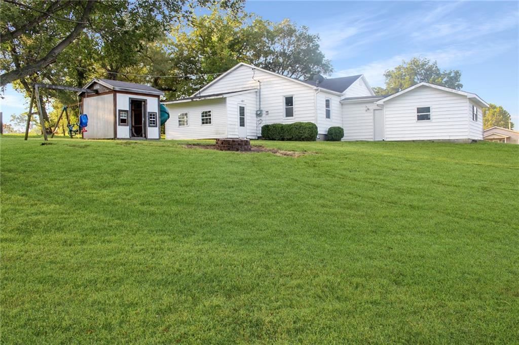 507 W Walnut St, Waverly, MO 64096