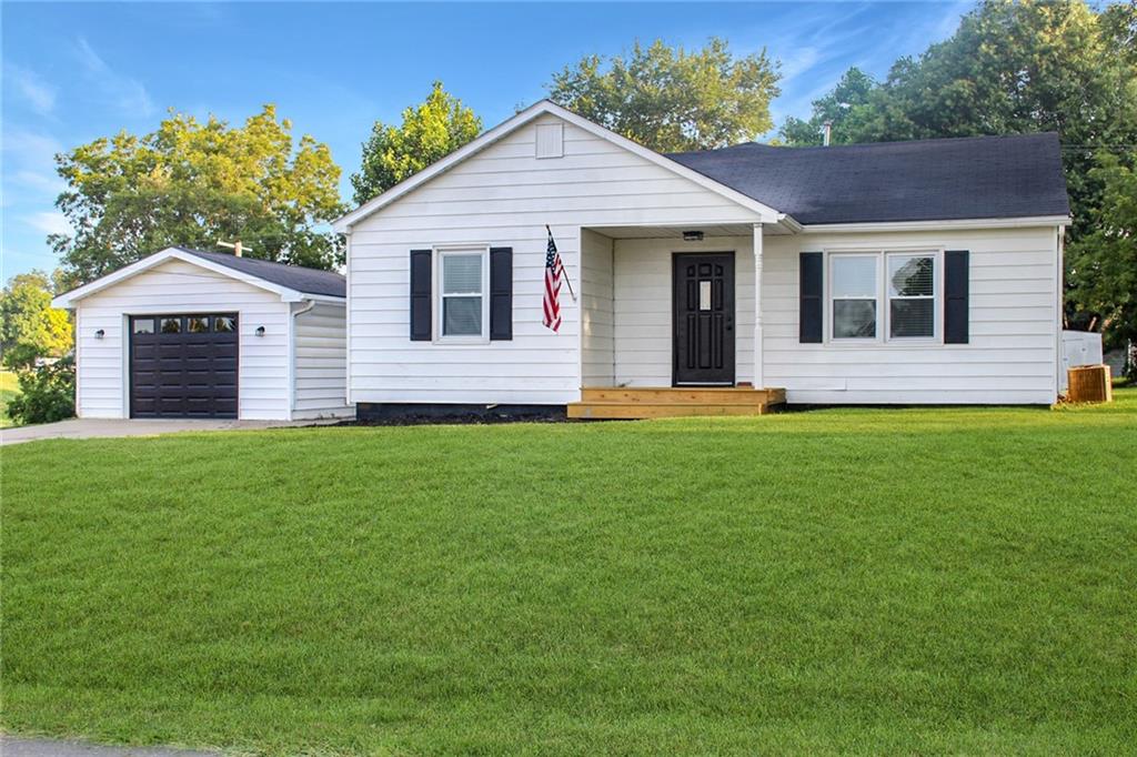 507 W Walnut St, Waverly, MO 64096