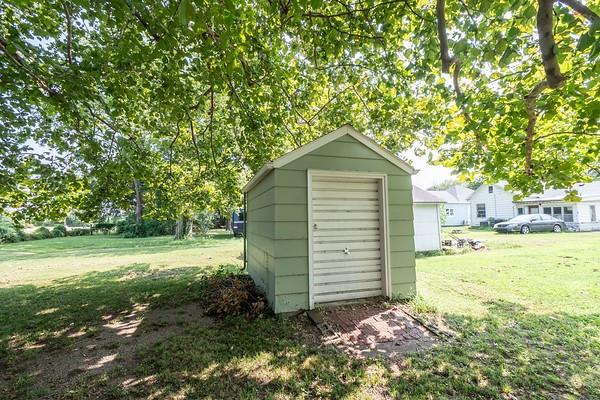 521 S 4th St, Neodesha, KS 66757