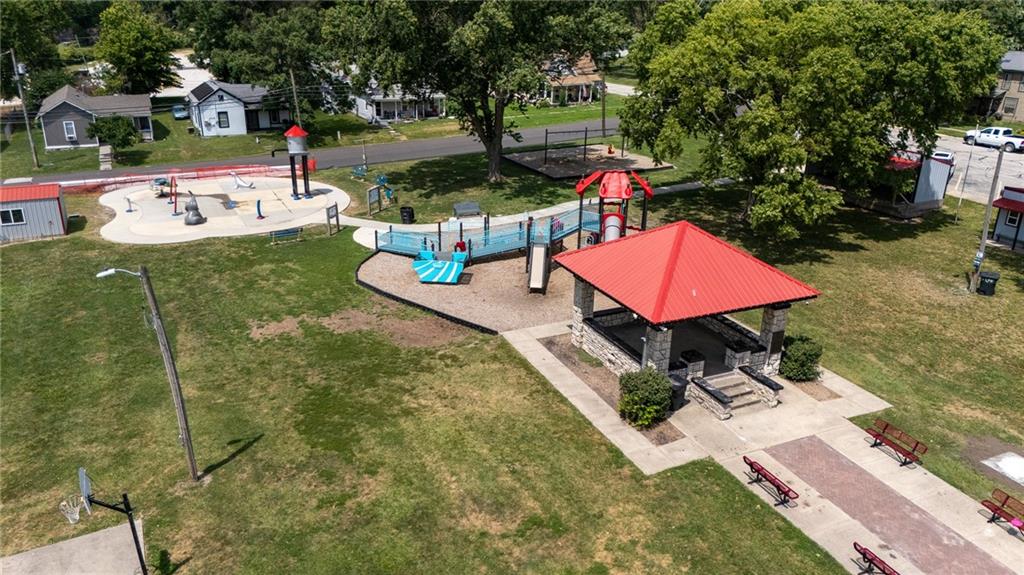 216 W 4th St, Lawson, MO 64062