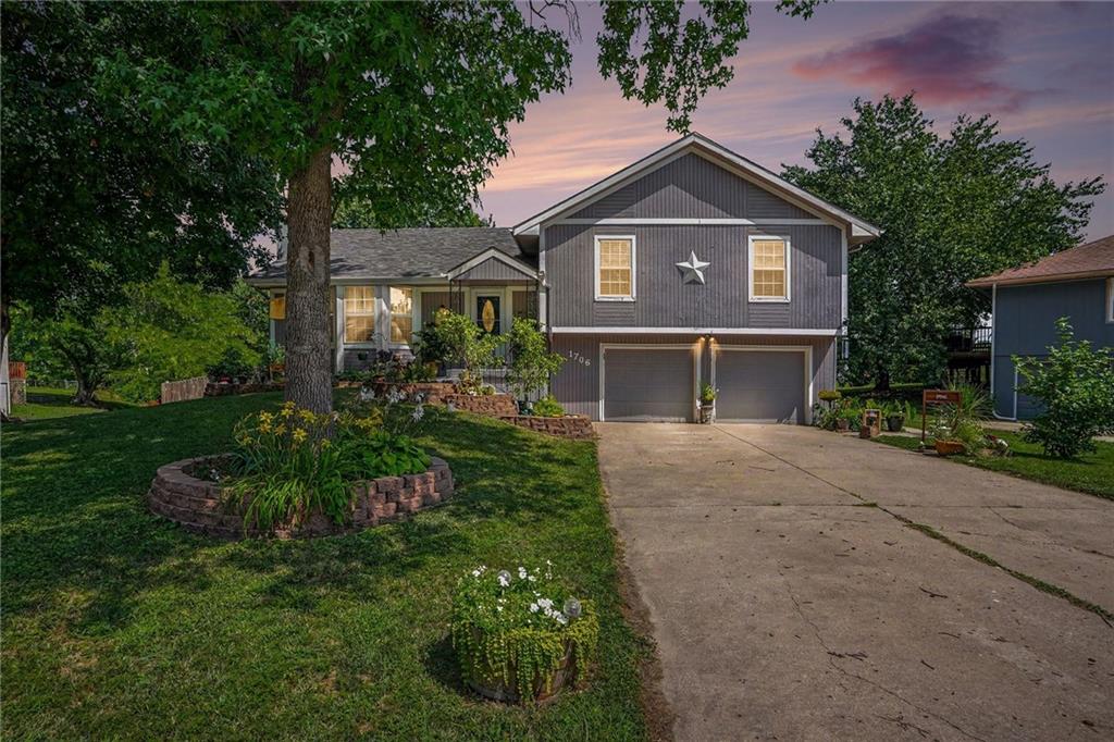 1706 NE 114th St, Kansas City, MO 64155