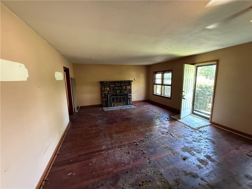 38 Clipper Dr, Blue Springs, MO 64015