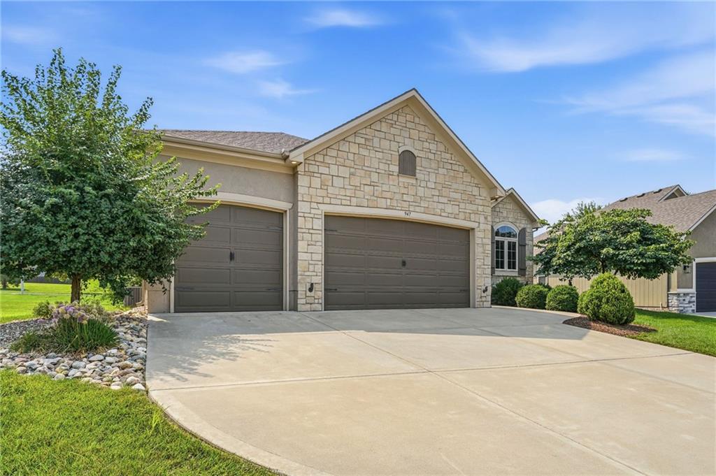 947 Birsay Ct, Raymore, MO 64083