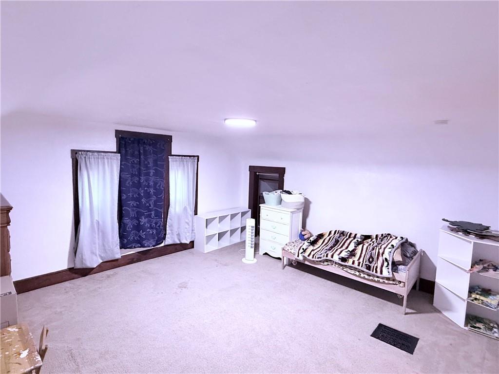 107 E Main St, Savannah, MO 64485