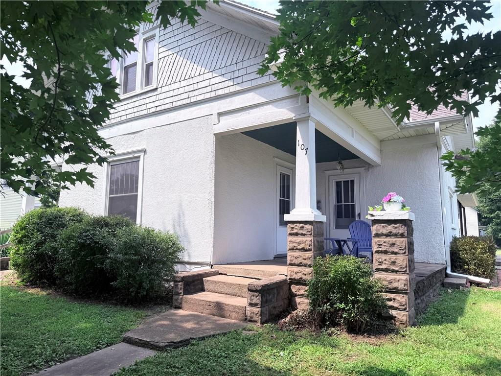 107 E Main St, Savannah, MO 64485