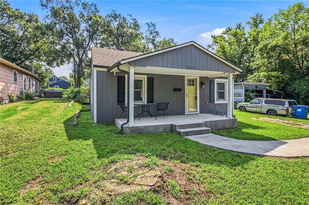 2015 S Ash Ave, Independence, MO 64052