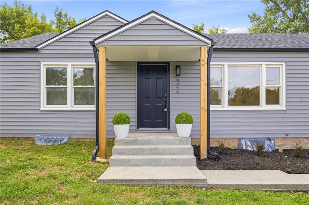 6346 Monrovia St, Shawnee, KS 66216