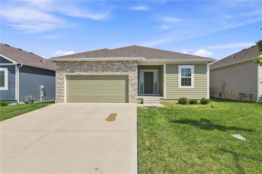 15348 Jessica St, Parkville, MO 64152