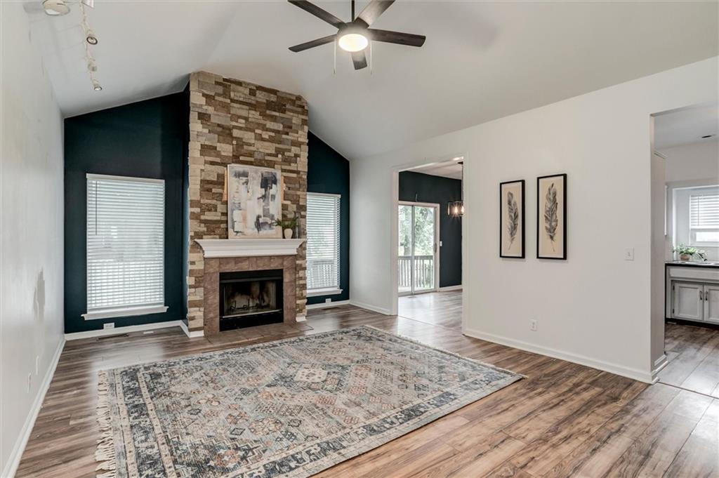 1121 E Frontier Dr, Olathe, KS 66062