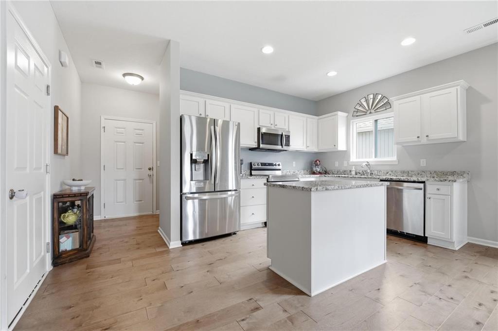 12322 N Pomona Ave, Kansas City, MO 64163