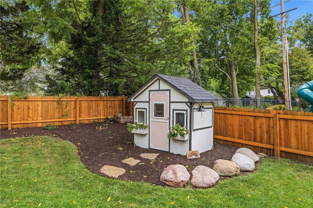 12625 Overbrook Rd, Leawood, KS 66209