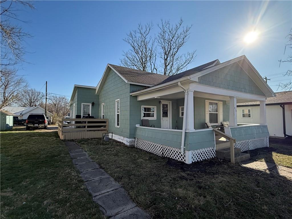 413 W 1st St, Cameron, MO 64429
