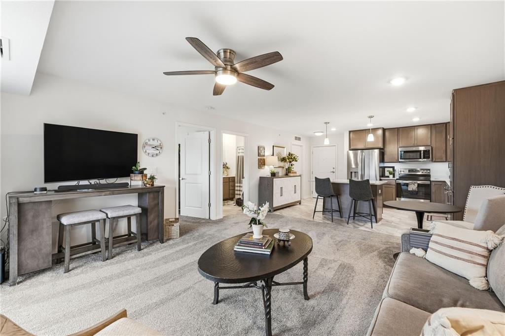 7800 W 123rd St #303, Overland Park, KS 66213