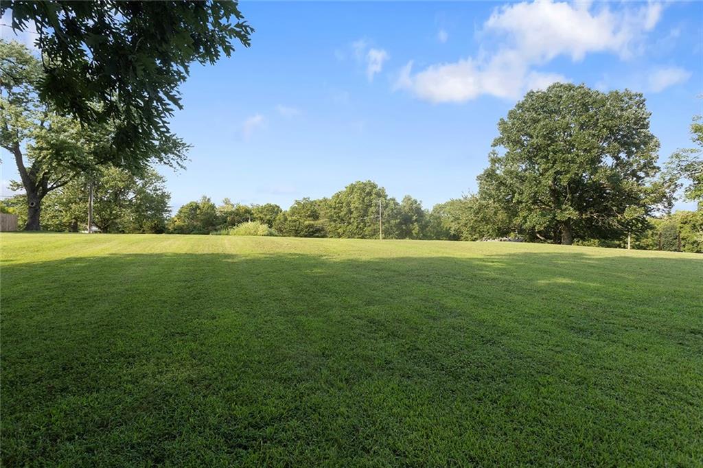 NW Porter Rd, Parkville, MO 64152