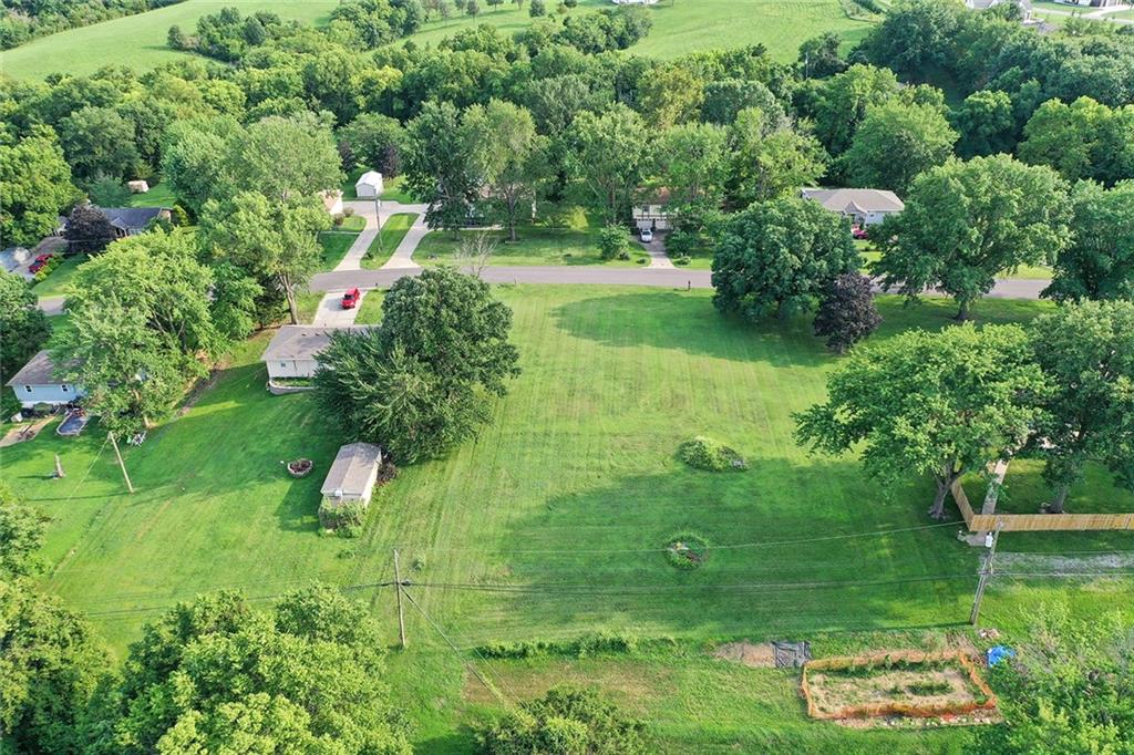NW Porter Rd, Parkville, MO 64152