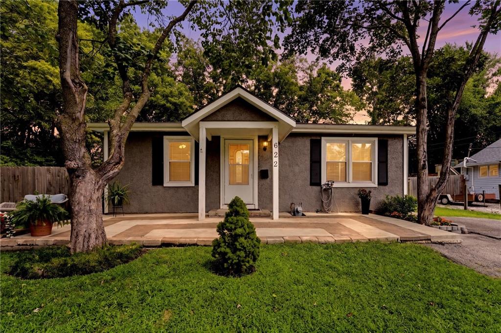 622 N Chestnut St, Olathe, KS 66061
