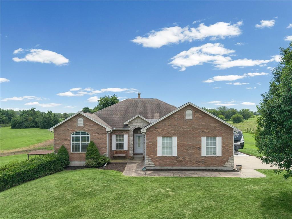 25303 E 199th St, Pleasant Hill, MO 64080