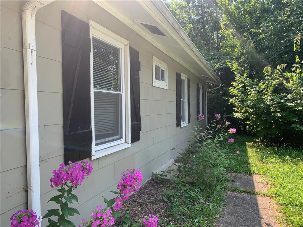 7719 E 51st St, Kansas City, MO 64129