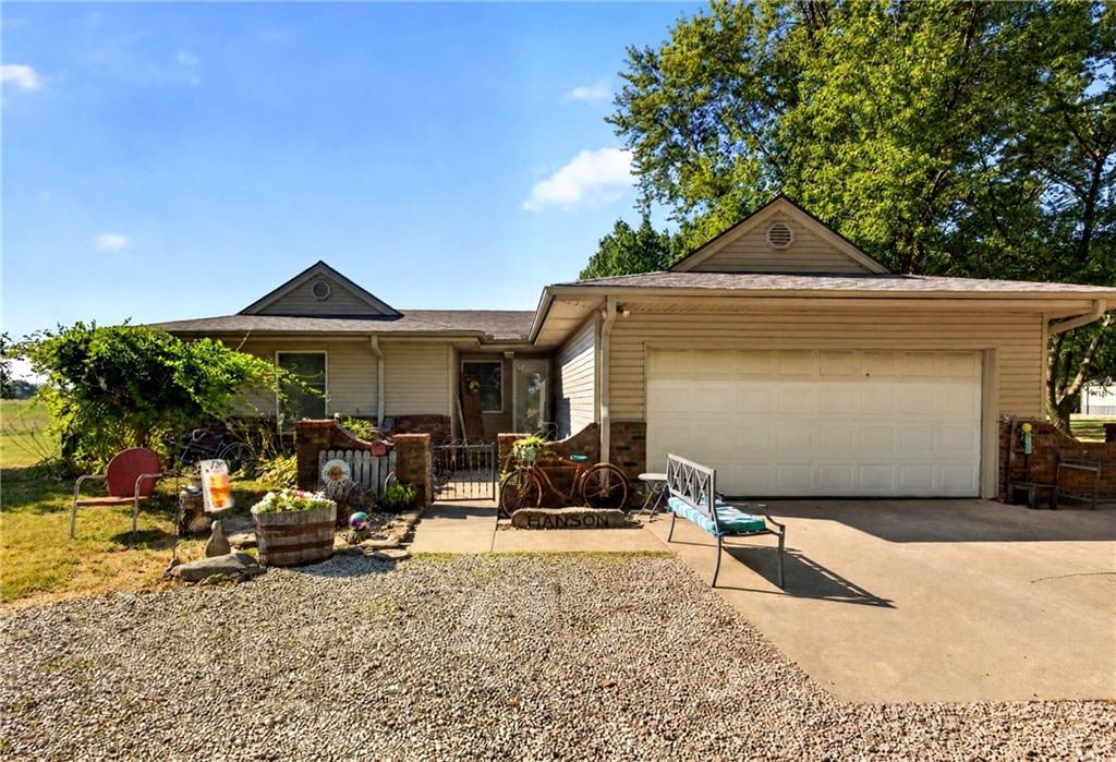 263 E 610th Ave, Girard, KS 66743