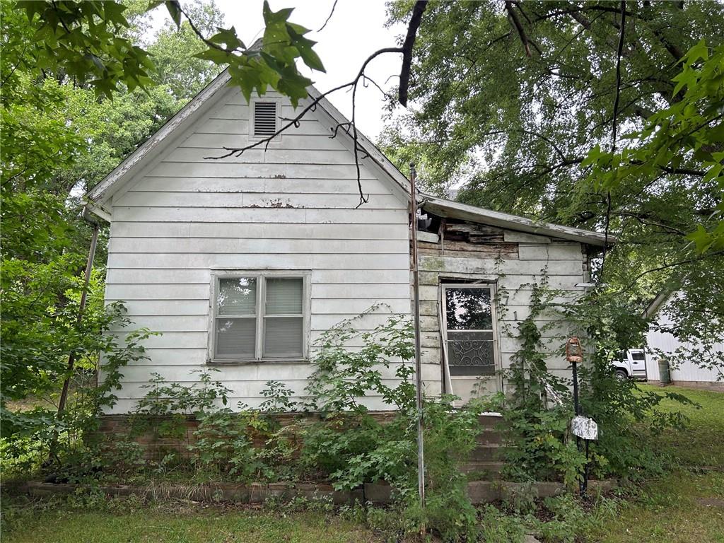 710 S Washington St, Nevada, MO 64772