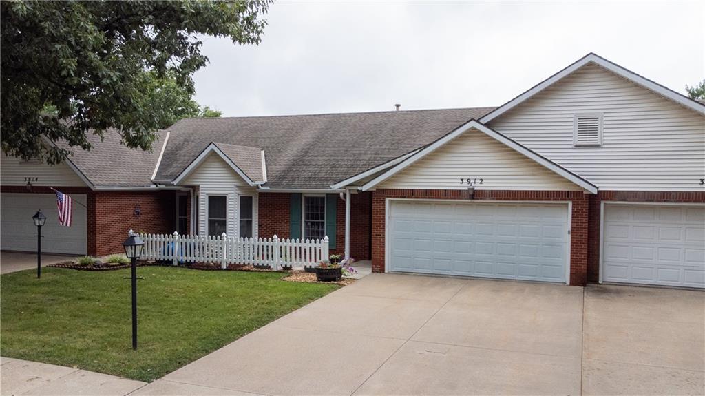 3912 Westgate Dr, St Joseph, MO 64506