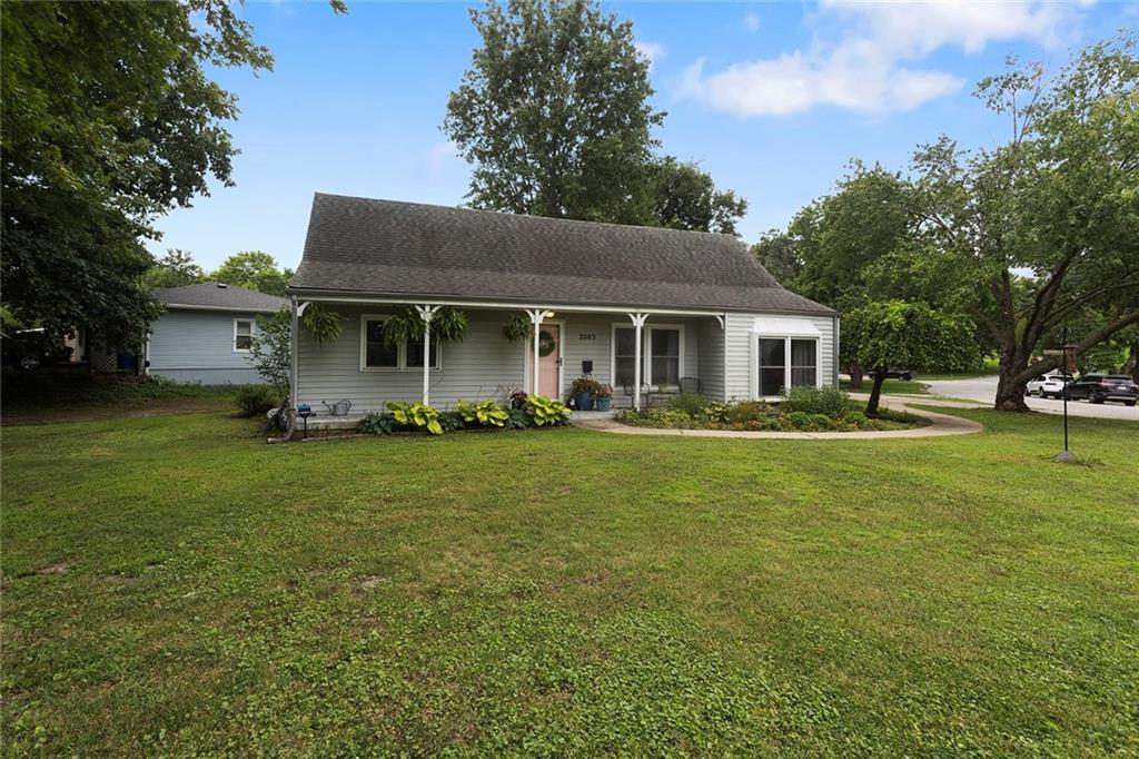 2003 NE 60th Ter, Gladstone, MO 64118