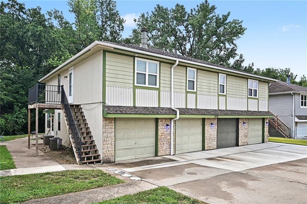 8701 NW 82nd St, Kansas City, MO 64152