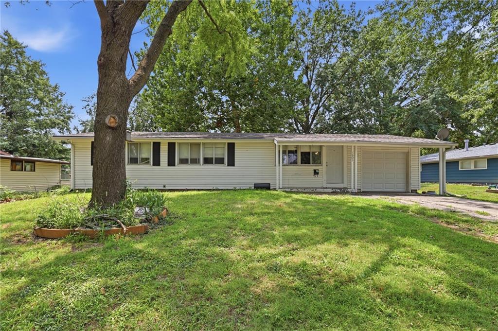 1803 NE 57th St, Gladstone, MO 64118