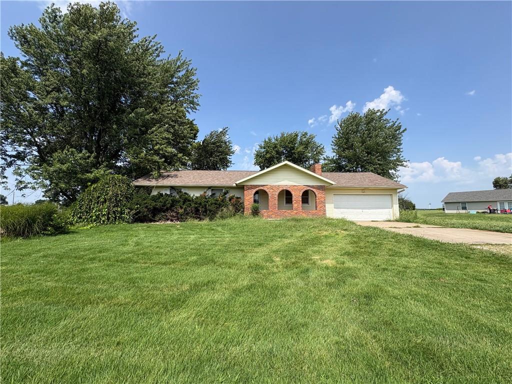 720 Meadow Ln, Nevada, MO 64772