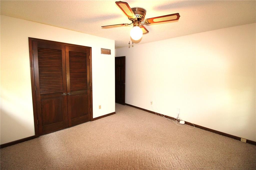 103 NW 59th Pl, Gladstone, MO 64118