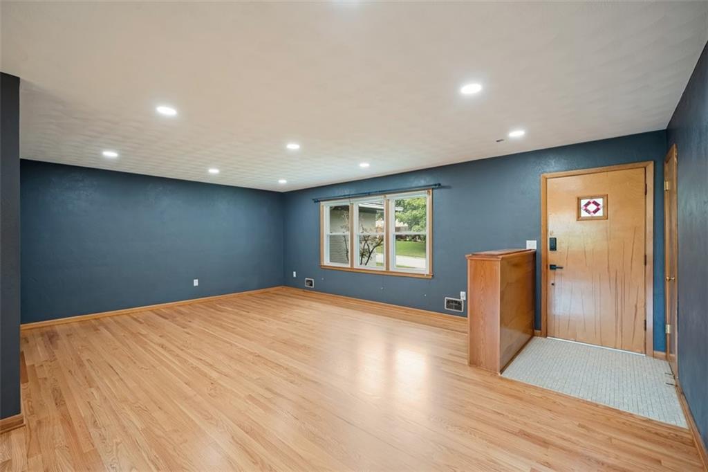 1601 NE 77th St, Kansas City, MO 64118