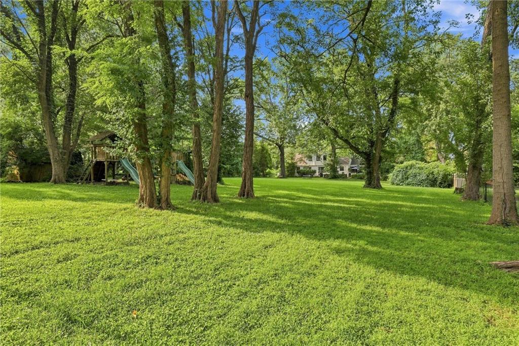 2301 W 95th St, Leawood, KS 66206