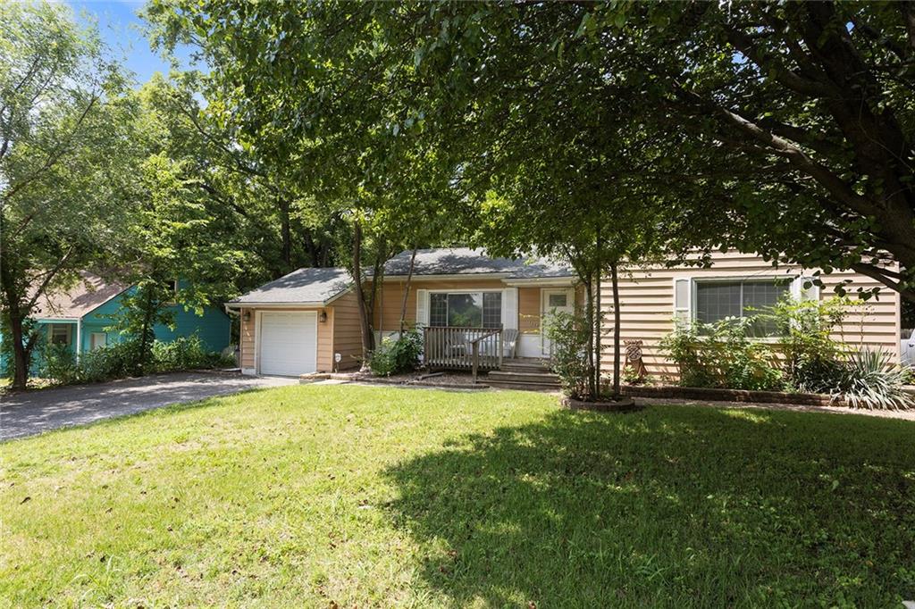3254 N 63rd St, Kansas City, KS 66104