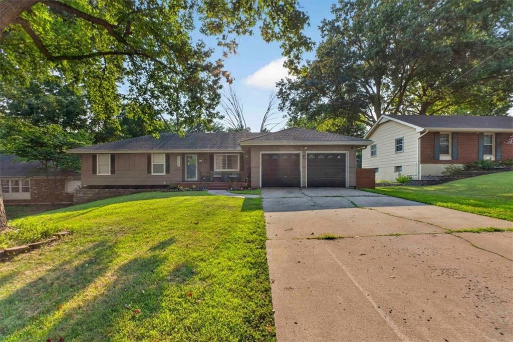 3908 S Stayton Ave, Independence, MO 64055