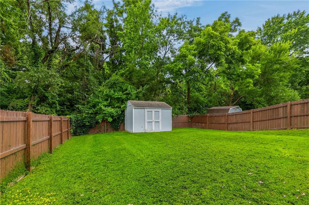 9921 W 67th St, Merriam, KS 66203