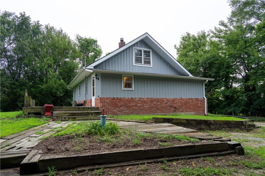 6501 S 16th St, St Joseph, MO 64504